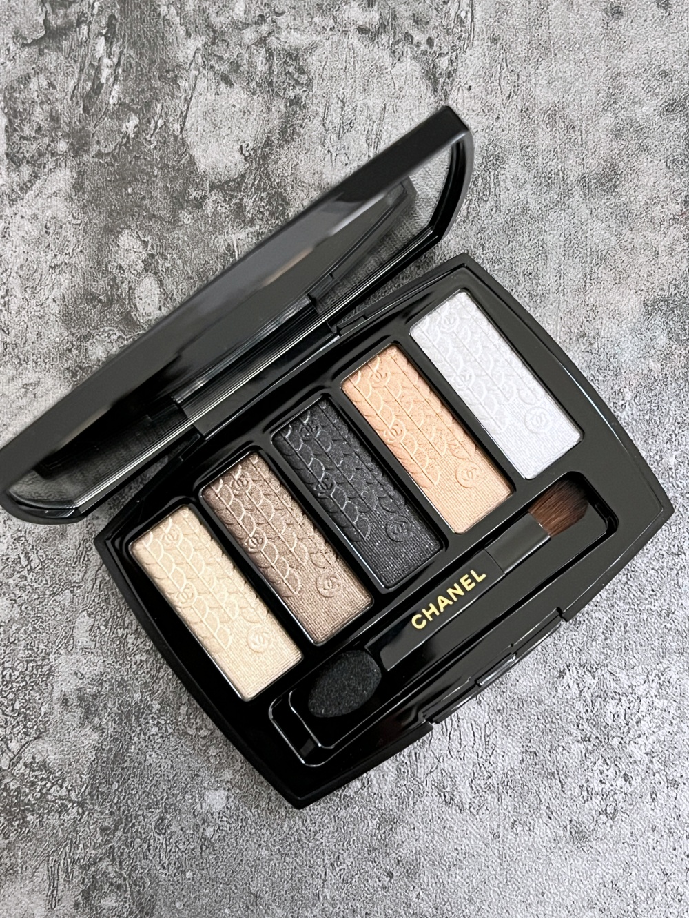 Chanel Lumière Graphique Eyeshadow Palette