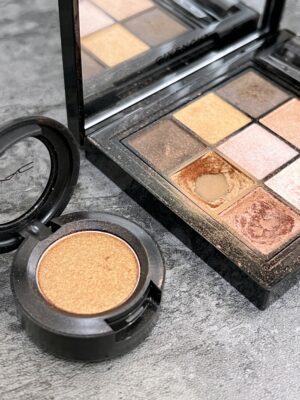 尋找替代顏色: MAC Eyeshadow in Amber Lights